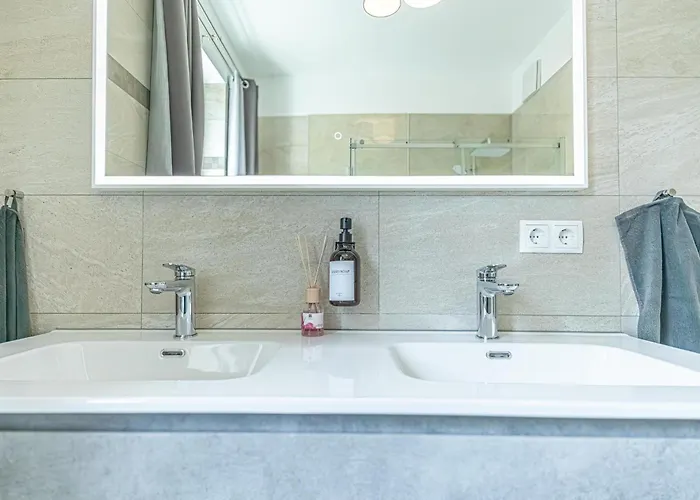 Sweet 2br & 1lr Apartment, Around Donaustadt Βιέννη