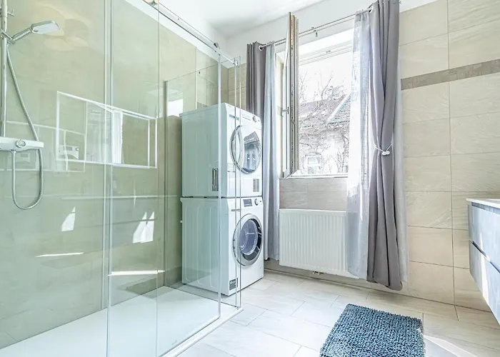 Sweet 2br & 1lr Apartment, Around Donaustadt